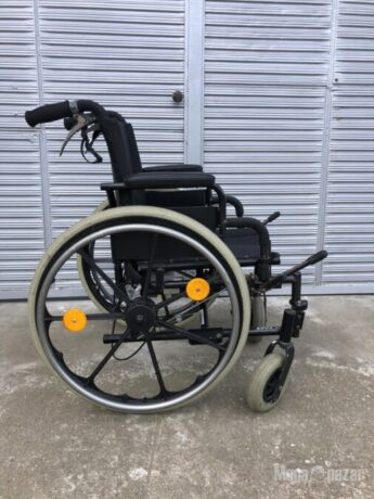 Инвалидна количка- Action