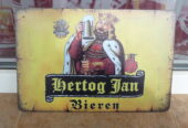Метална табела бира Hertog Jan Холандска бира крал корона меч халба