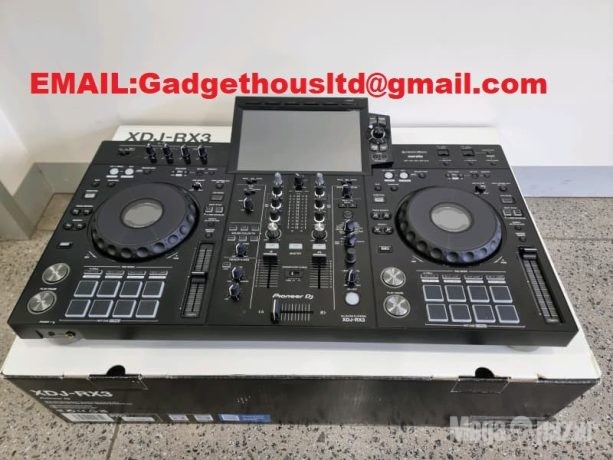 Pioneer CDJ-3000, Pioneer DJM-A9, Pioneer DJM-V10-LF, DJM-S11, Pioneer CDJ-2000NXS2, Pioneer DJM-900NXS2